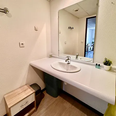 Le Petit Refuge - 2 Personnes - Parking Souterrain * Λούρδη