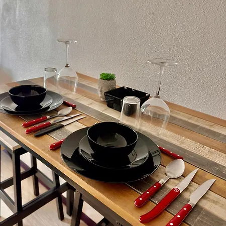 Le Petit Refuge - 2 Personnes - Parking Souterrain * Λούρδη