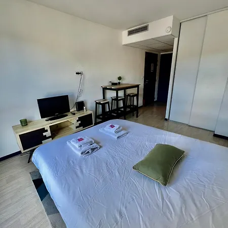 Le Petit Refuge - 2 Personnes - Parking Souterrain Λούρδη