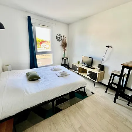 Le Petit Refuge - 2 Personnes - Parking Souterrain * Λούρδη